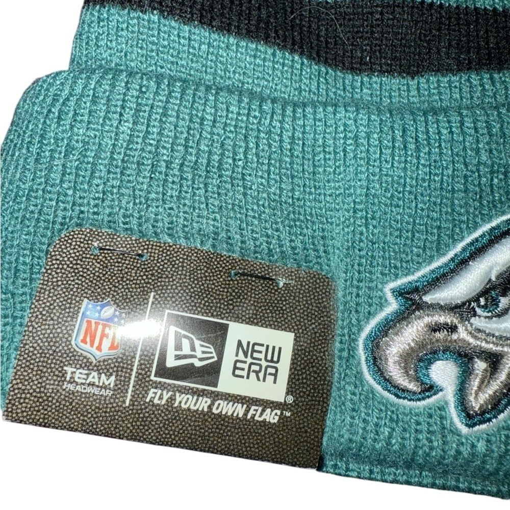 Men's New Era Midnight Green Philadelphia Eagles Team Logo Cuffed Knit Hat - Picture 3 of 4